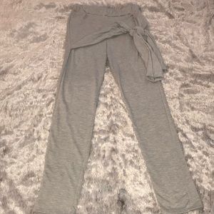 FLATTERING JOGGERS